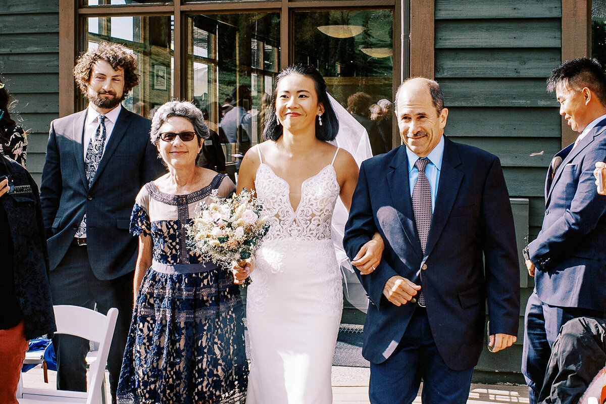 black-mountain-lodge-wedding-ceremony-10