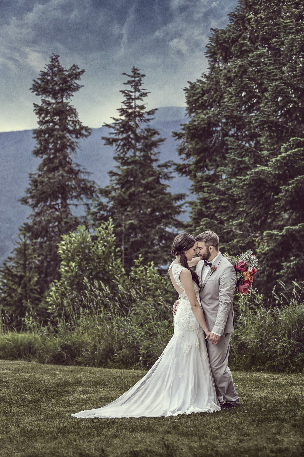 Vancouver-Wedding-Photographer-Grouse-Mountain-Wedding-001