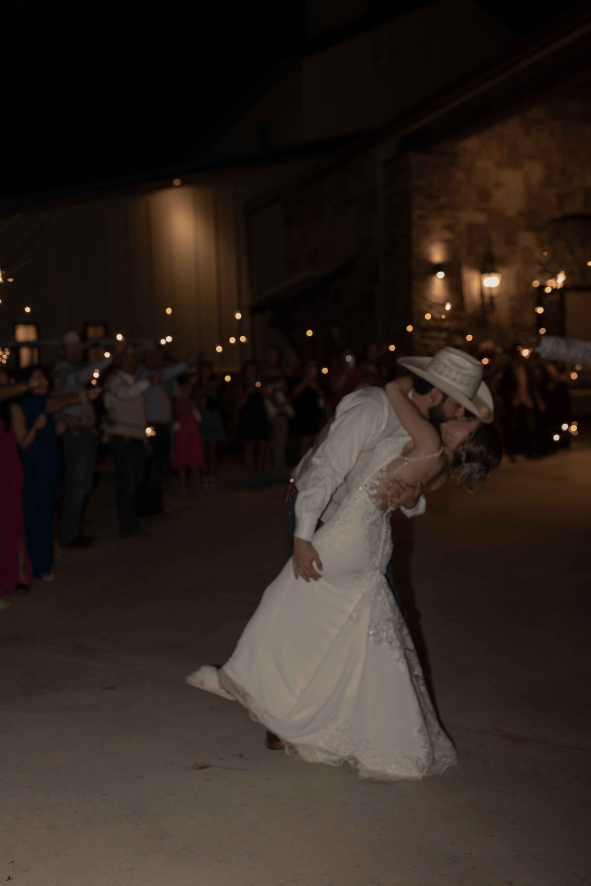 Dakota&Hope'sSneakPeeks-courtneyagaryphotography-63