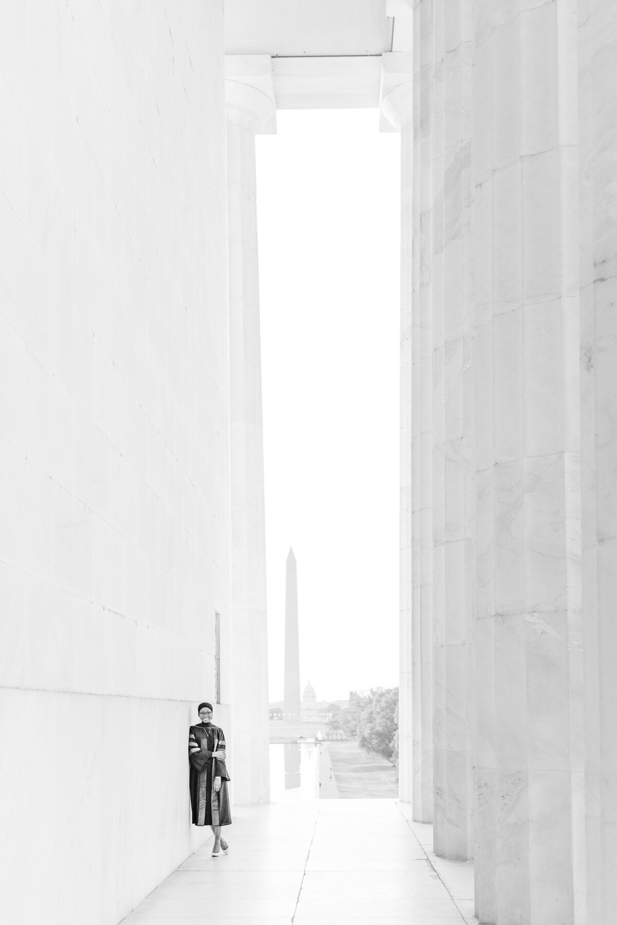 lincoln memorial columns grad photo