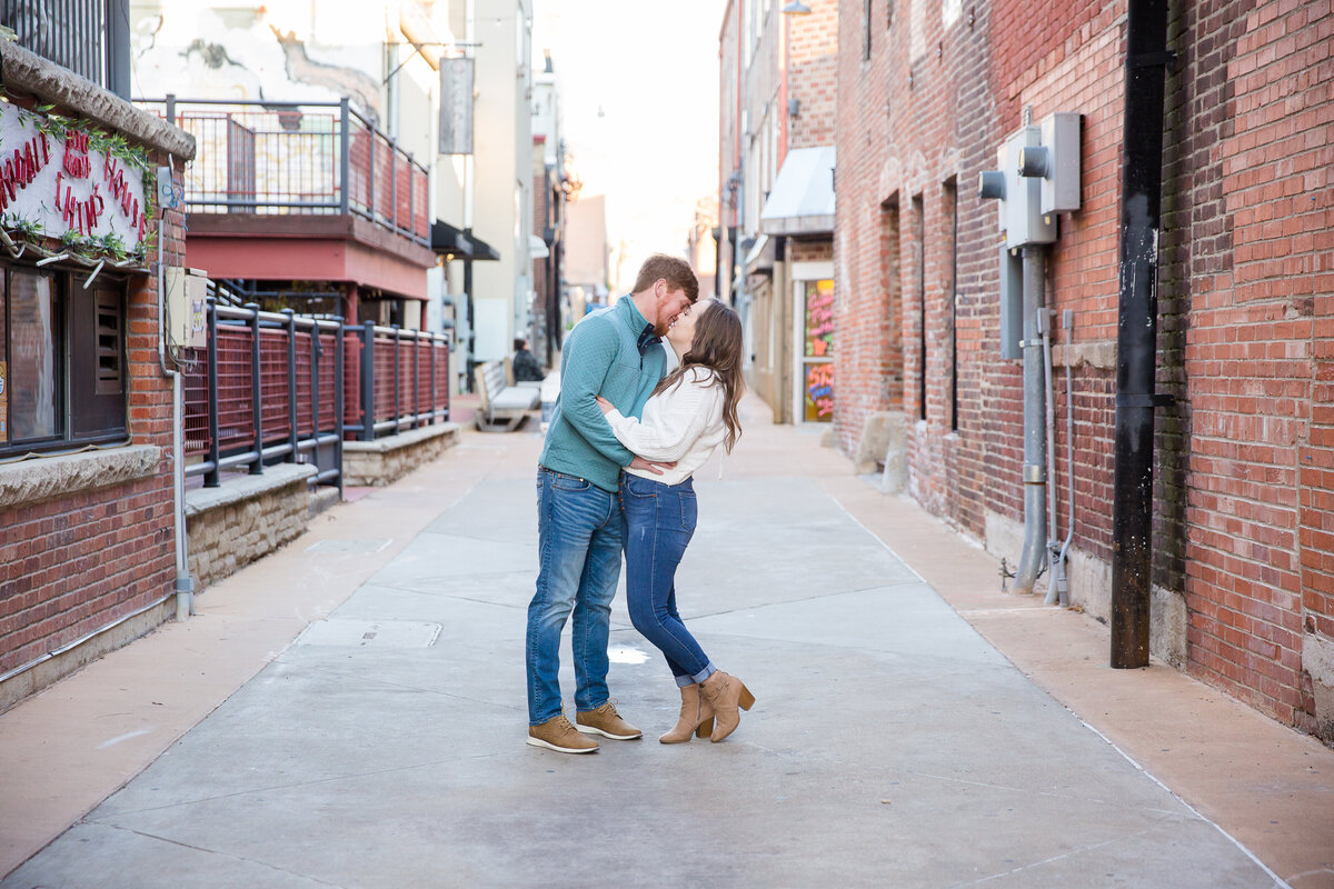 Engagement photographer Columbia MO, The District in Columbia, Missouri Engagement photography Columbia Missouri