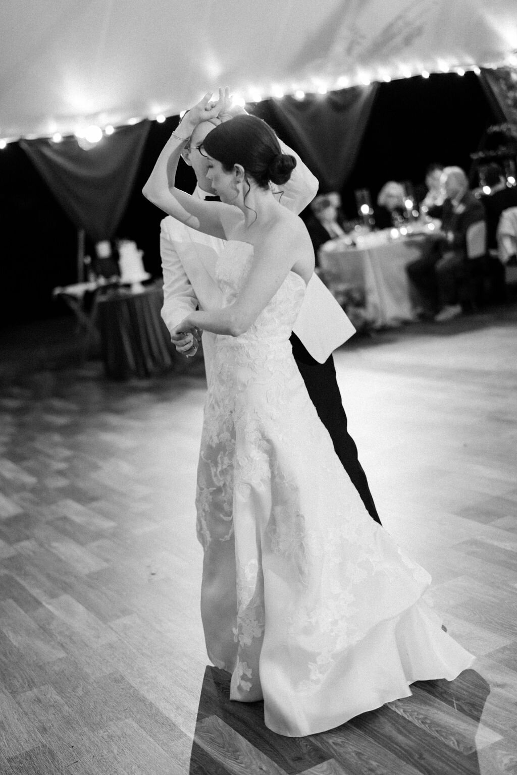 NikkiSanterre_EastCoastLuxuryWeddingPhotographer_CaitieHanrahan_KeswickHallWedding_Jac&Zach-233