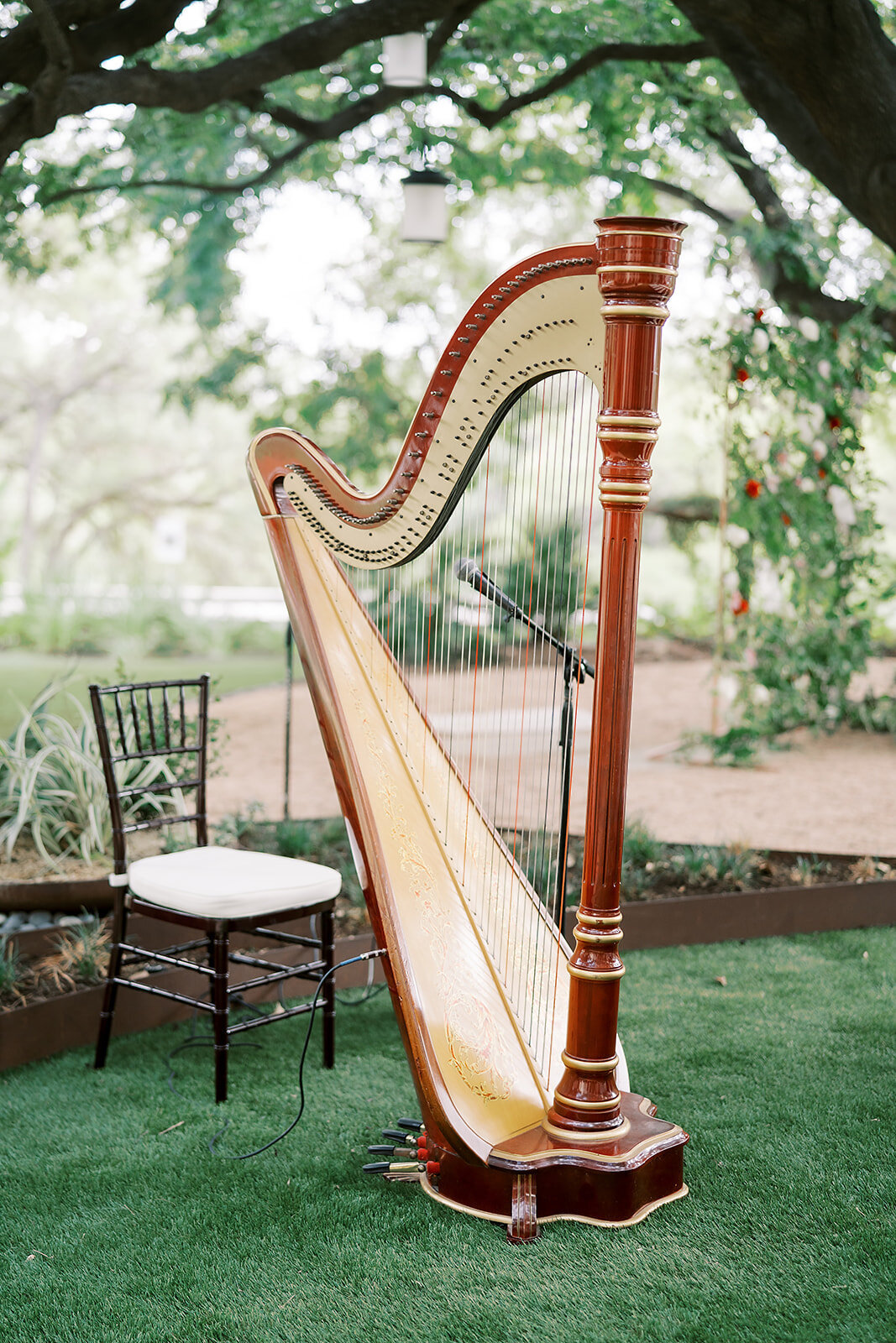 A grand harp sits ready for the ceremony at the Four Seasons in Austitn