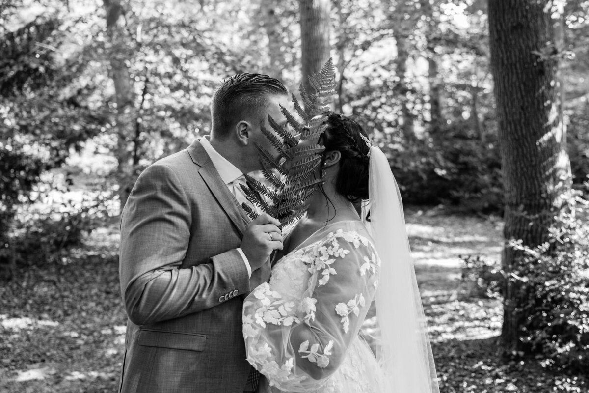 Ontspannen-bruidsfotografie-Nienke-Jolien-Photography