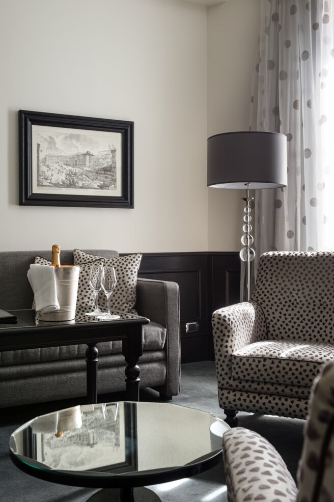 Waterstone - Hassler Collection - Hotel Hassler -Rome - Luxury Boutique Hotel - Junior Suite ( 8 ) - 300 dpi - credit Francesca Pagliai