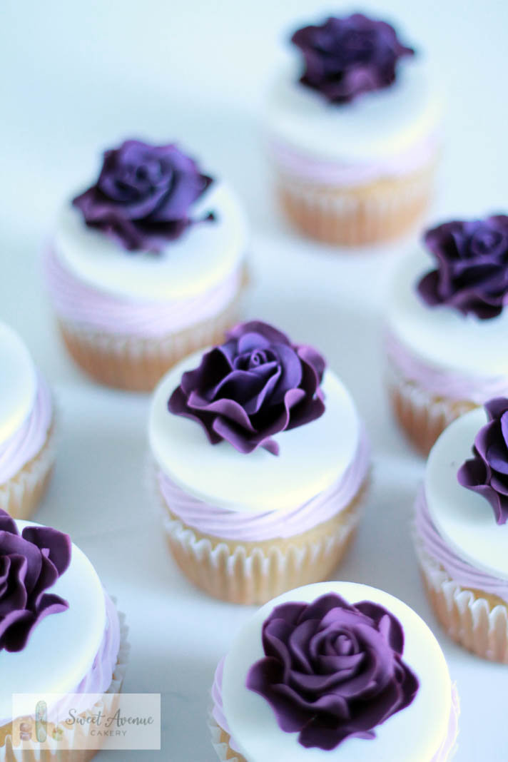 cupcakes with roses