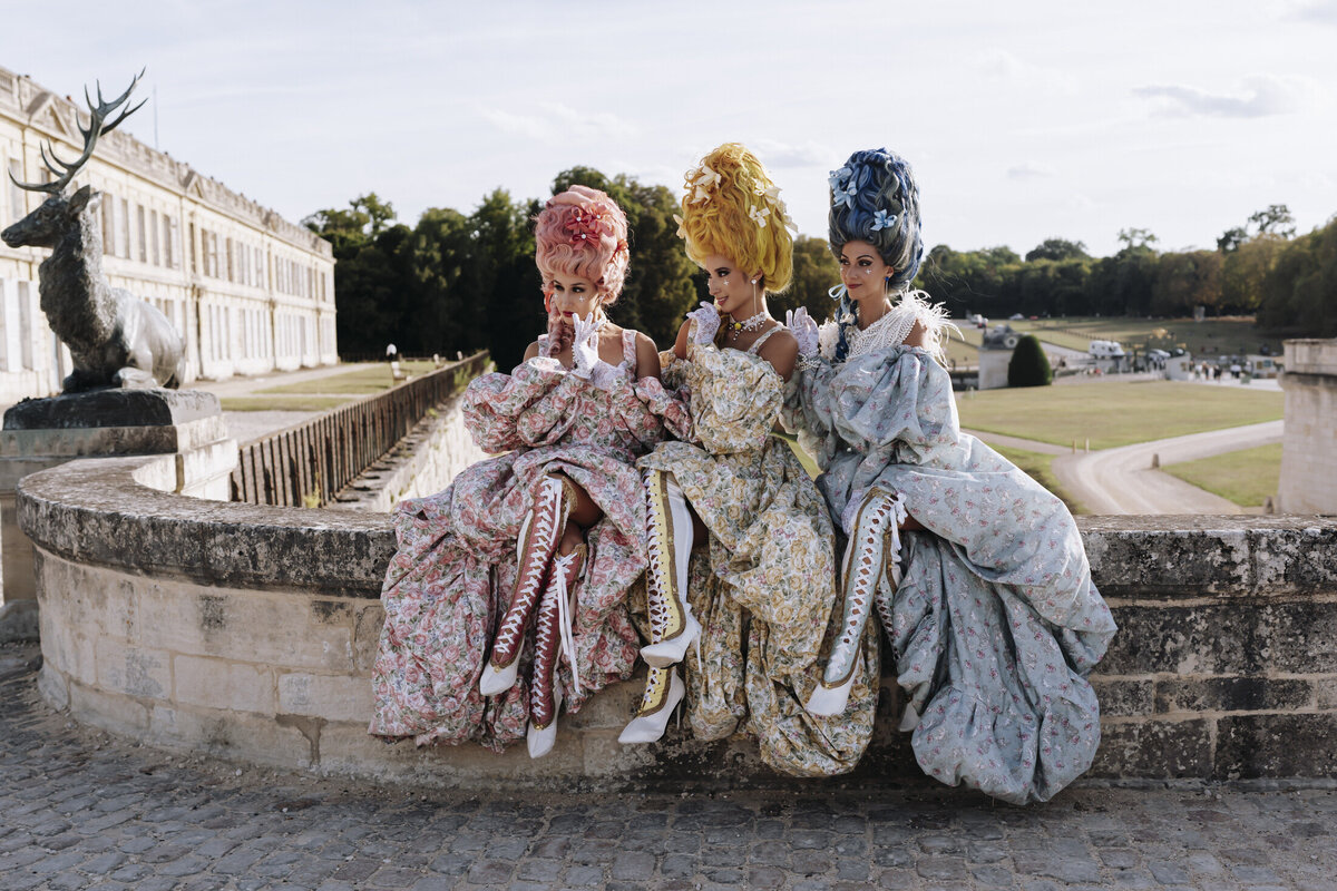 Paris Destination Wedding at Chateau de Chantilly by Alejandra Poupel Events 3 nuart artist pink yellow blue