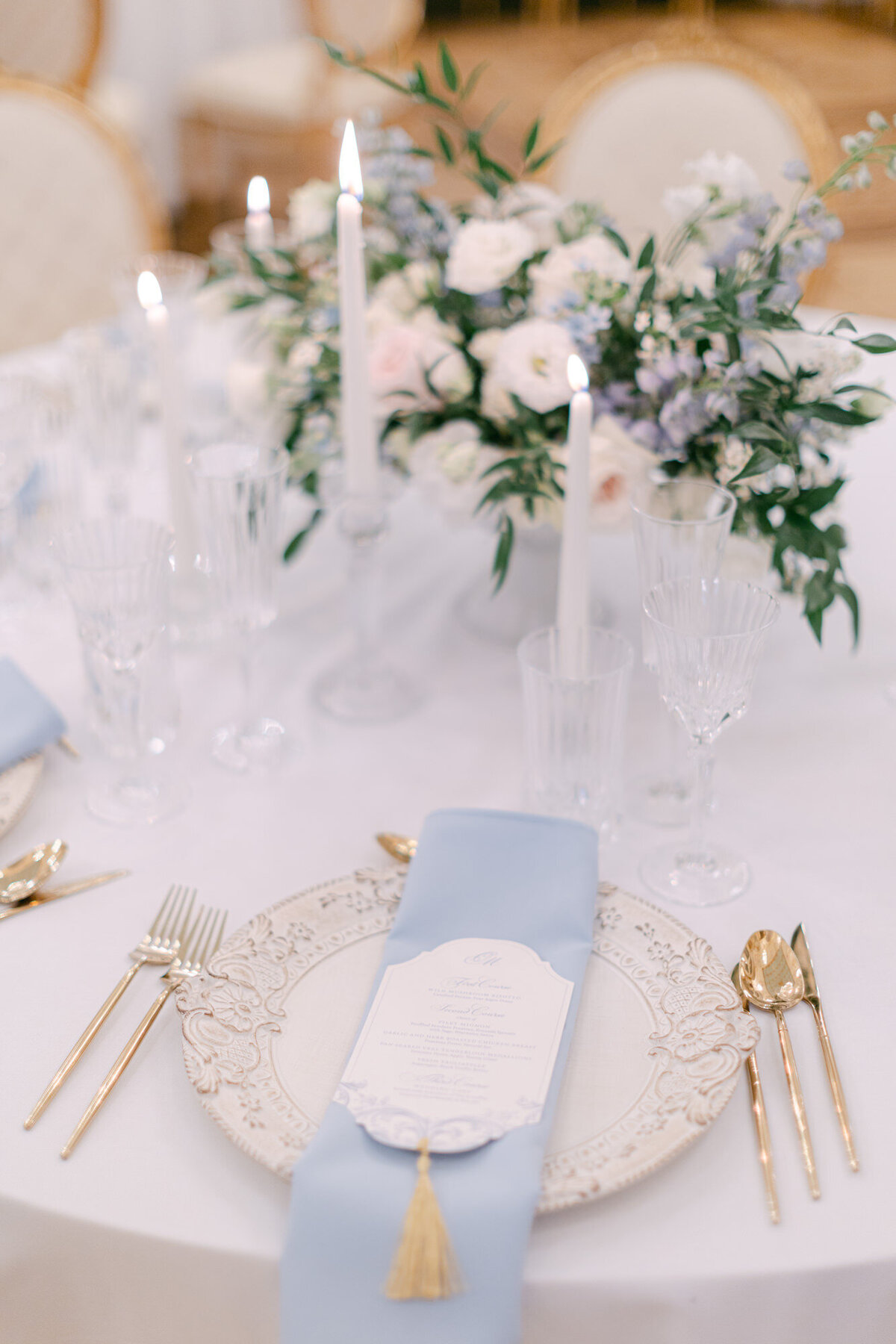 White and blue luxury table set up for a destination wedding in Vienna