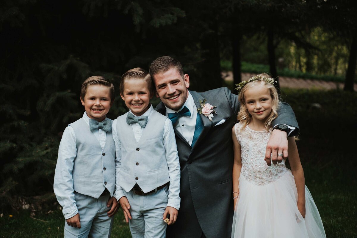 groom-with-ringbearers