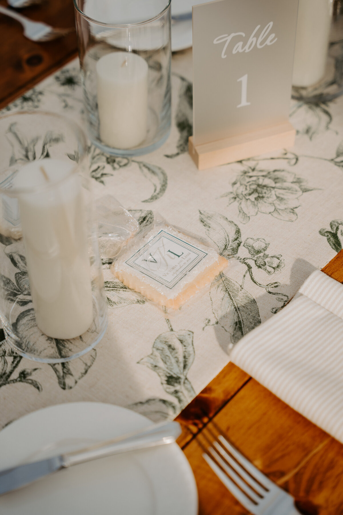 Liam-Victoria-Little Flower Farm-Hopkinton-MA-335