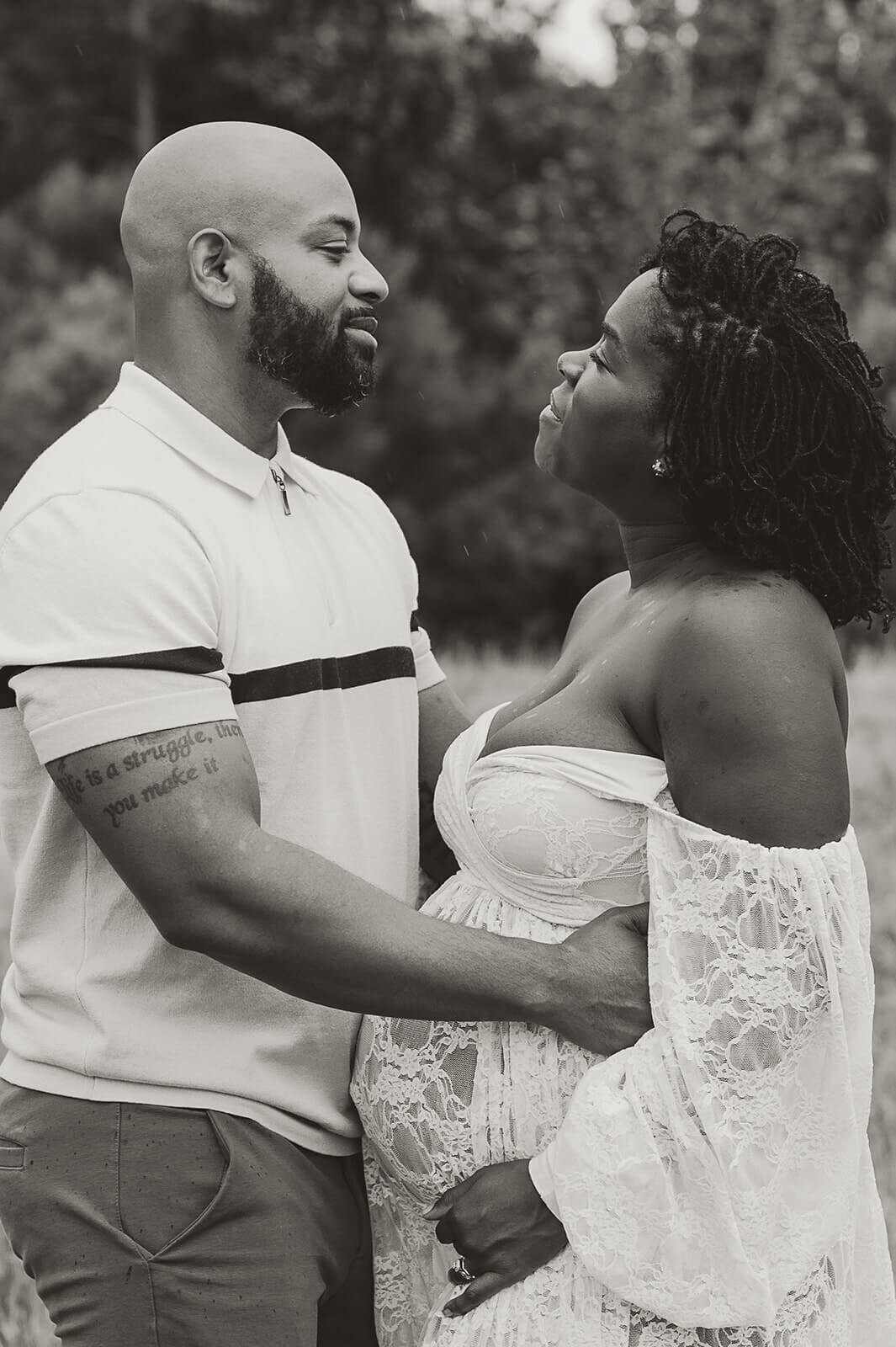 black-and-white-maternity-photo-charlotte-nc