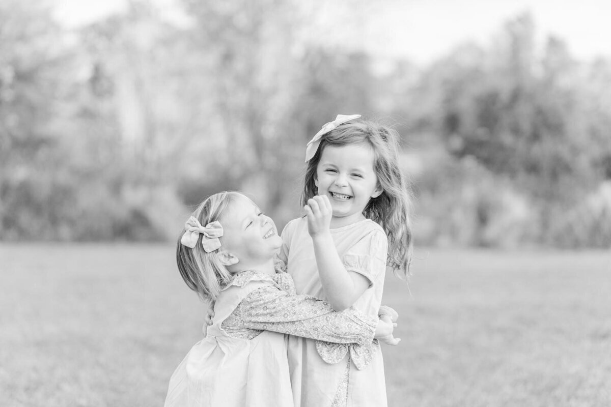 siblings laughing during Sterling, Virginia fall mini session