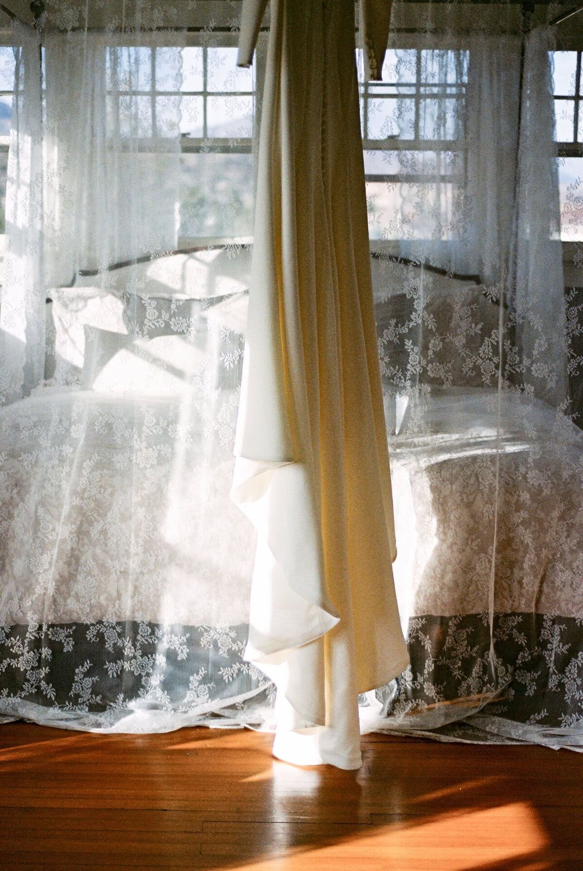 Rocky mountains wedding at The Manor House in Colorado