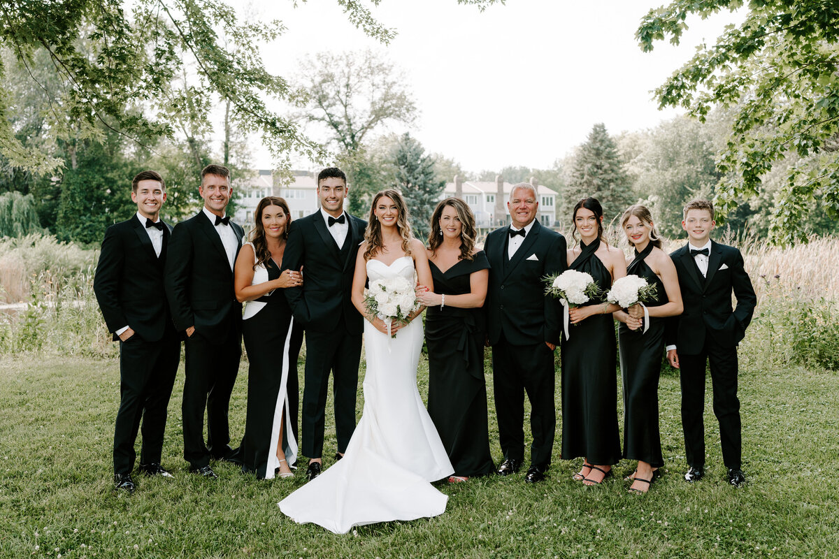 abby-parker-lake-minnetonka-wedding-31