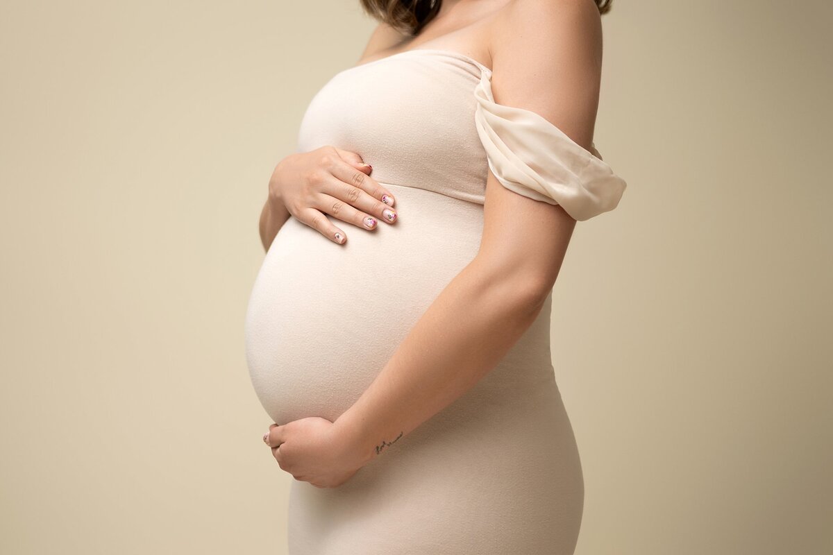 06_09_2024_TaylorMaternity_farm-Studio-405_WEB