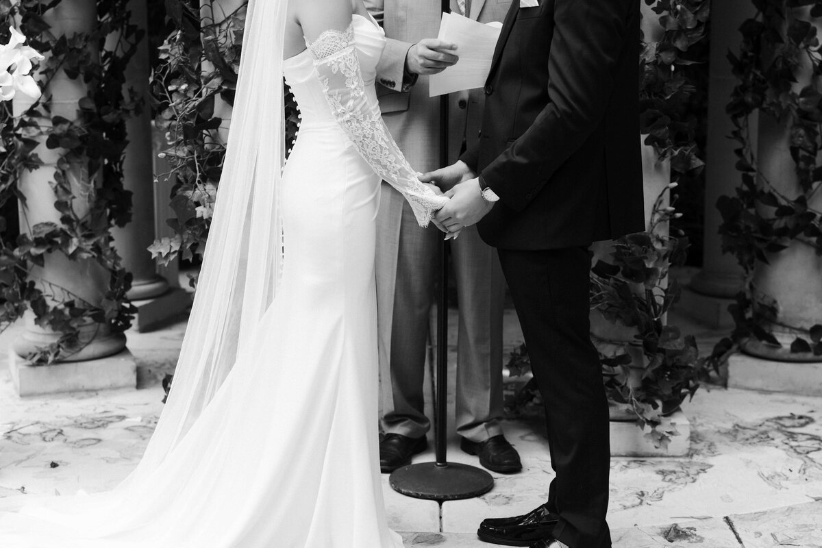25_riskyexposure_maddie-noah_las-vegas-elopement-photography