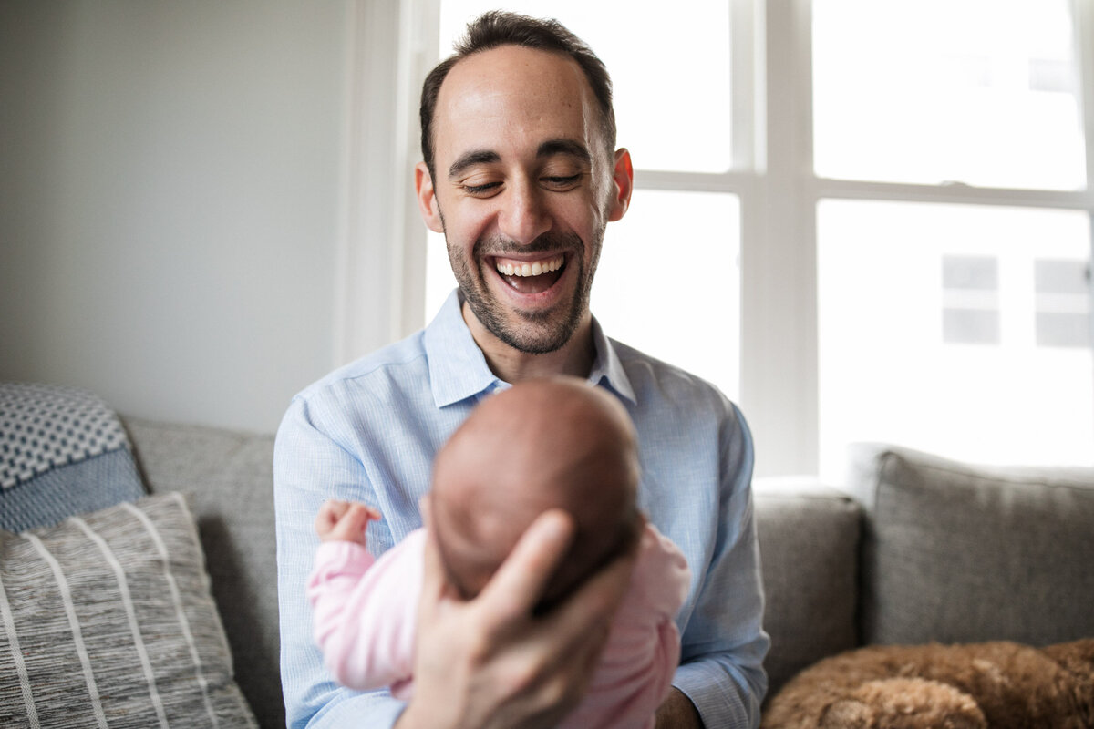 candid-natural-boston-newborn-family-photographer-zev-fisher-067