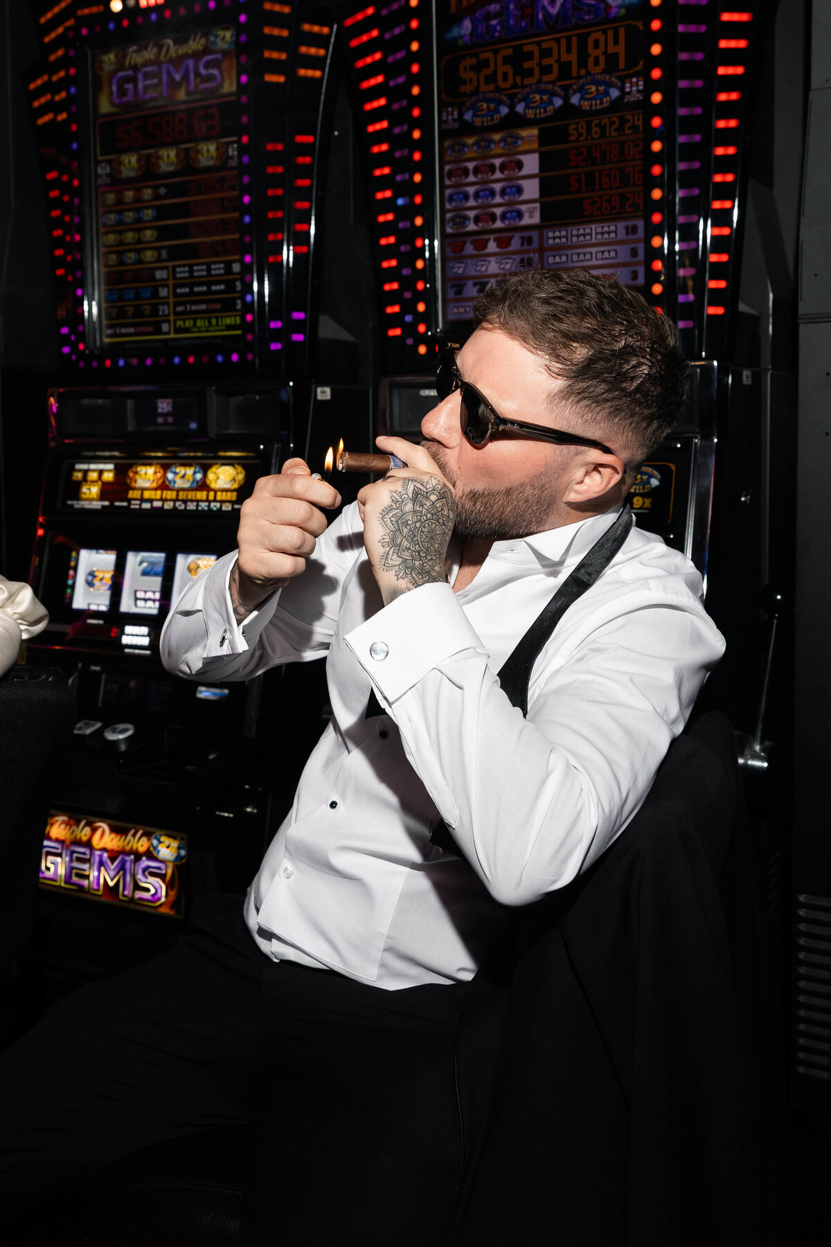 96_riskyexposure_las-vegas-elopement-photography