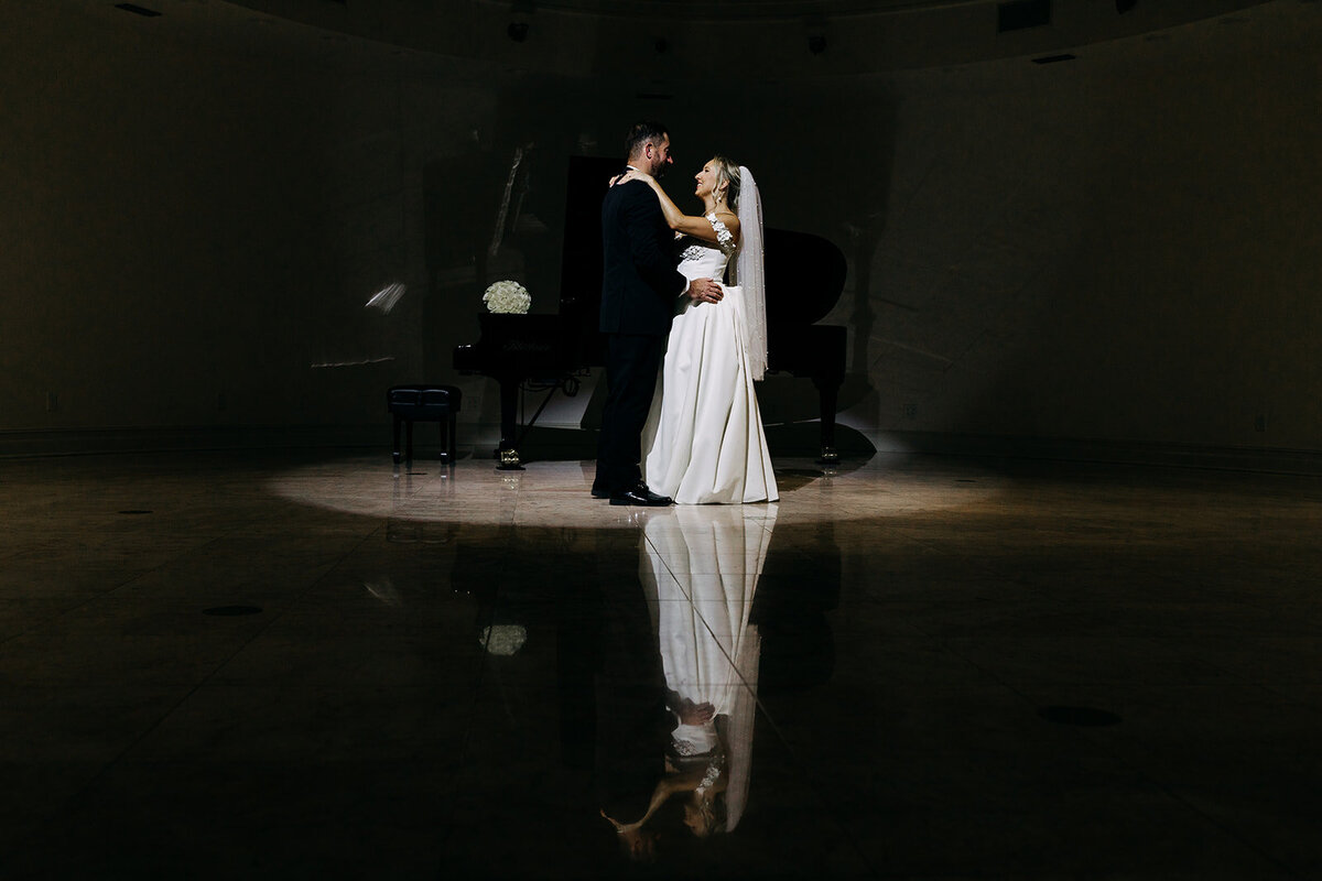 amber-mcwhorter-photo-whitehurst-elopement-chantilly-chic-celebrations-1037