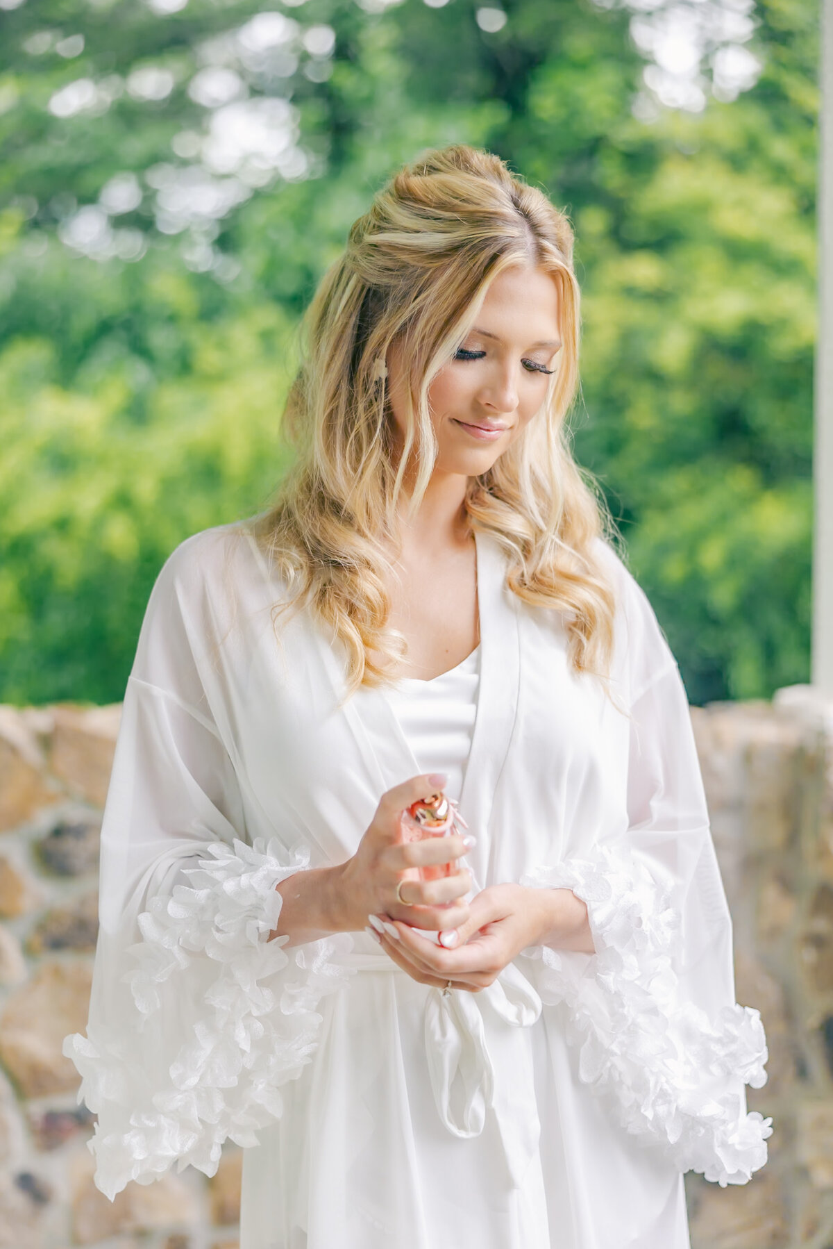 Sneak Peeks Creekside at Colliers End May Wedding | Lauren Elliott Photography | Emily & Kyle Anderson -35