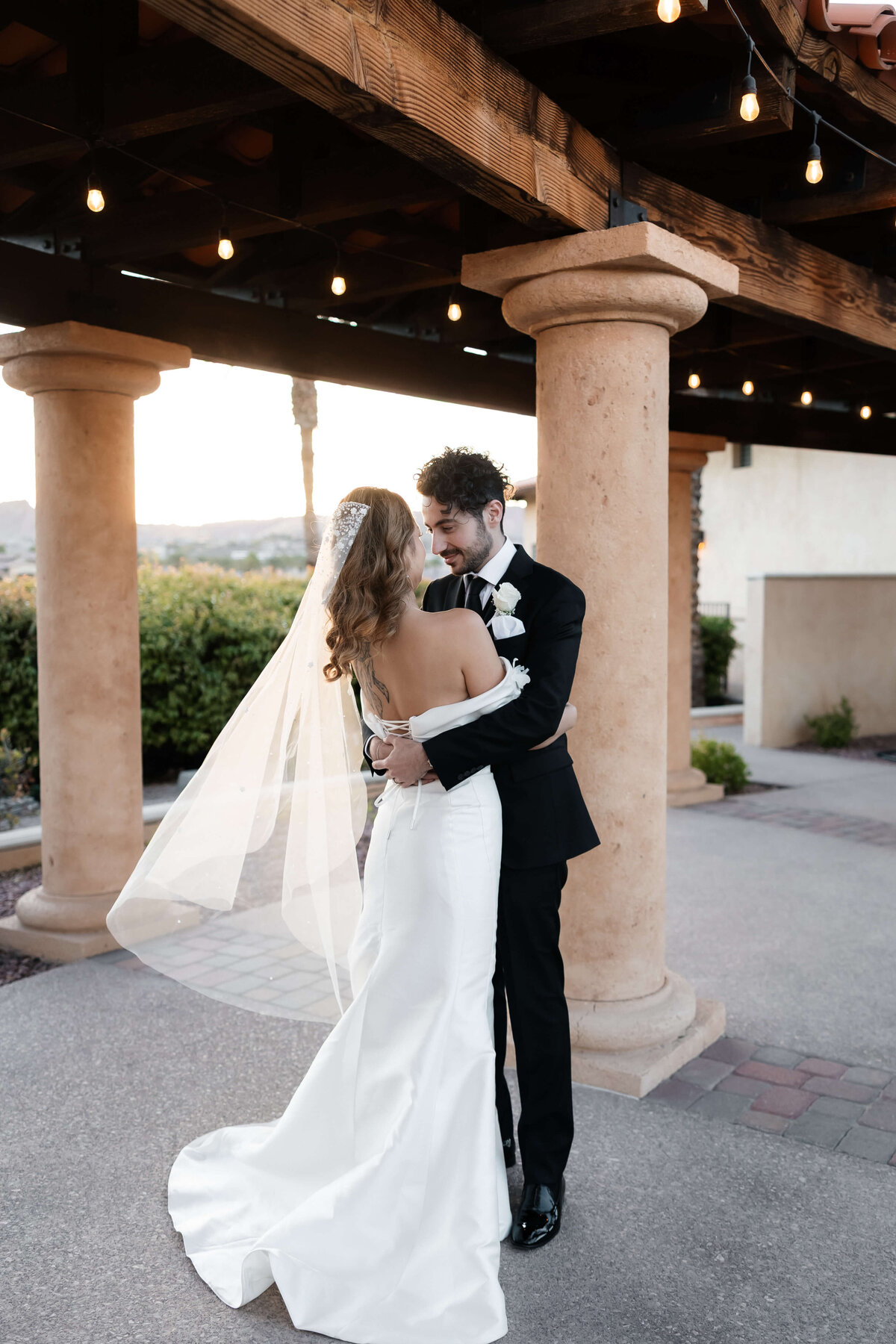 126_riskyexposure_marley-simon_las-vegas-elopement-photography