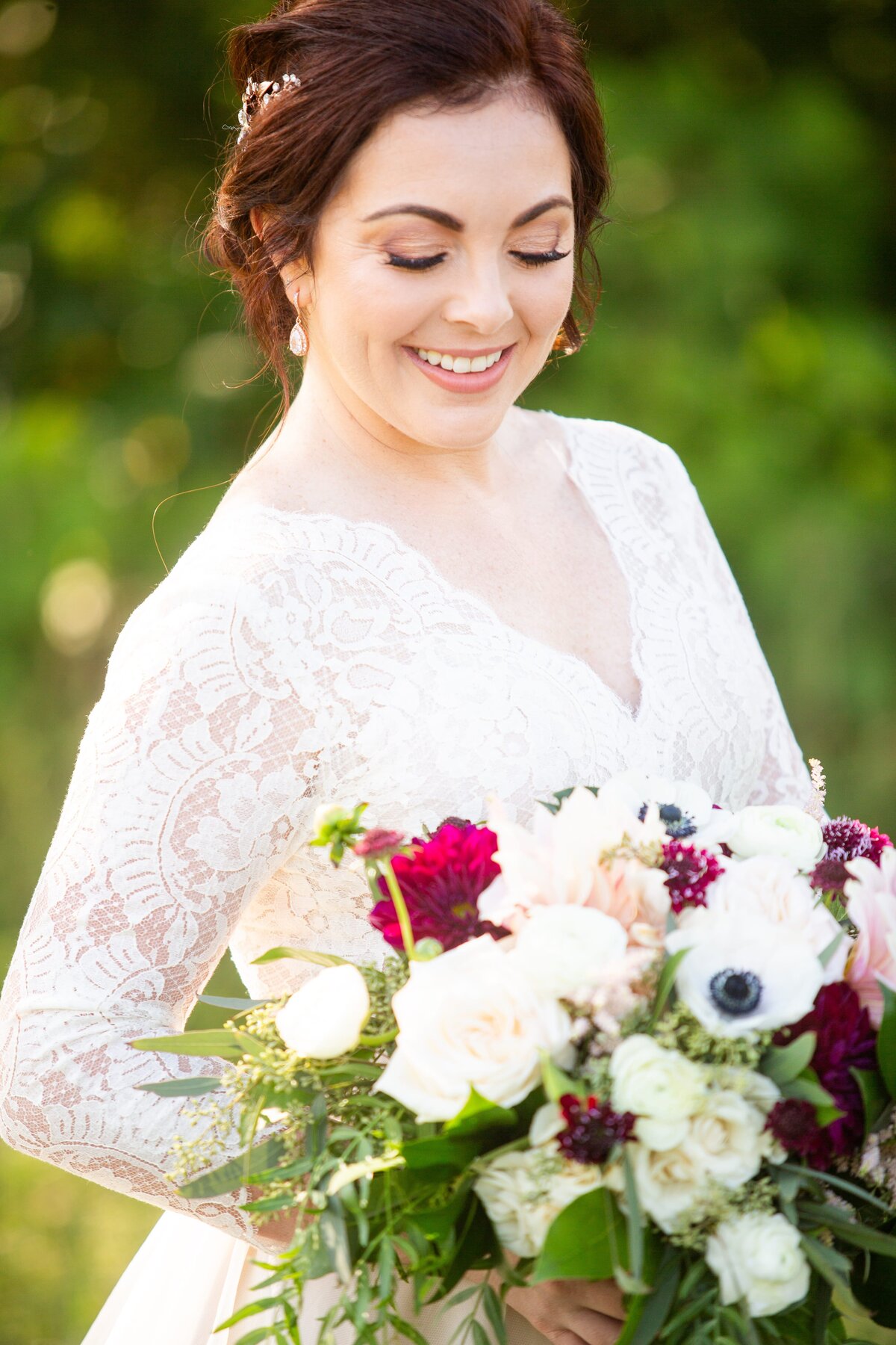 bride-bouquet-red-blush