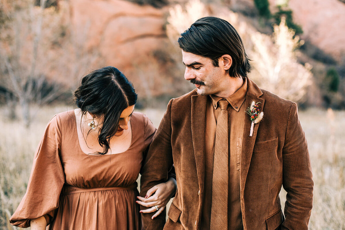 Candid photo of couple in Red Rocks