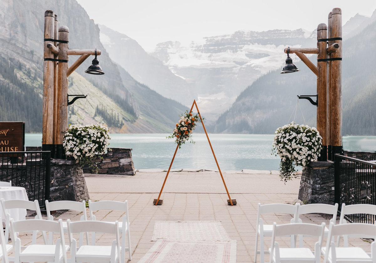 lakelouisefairmontchateauweddingplanner