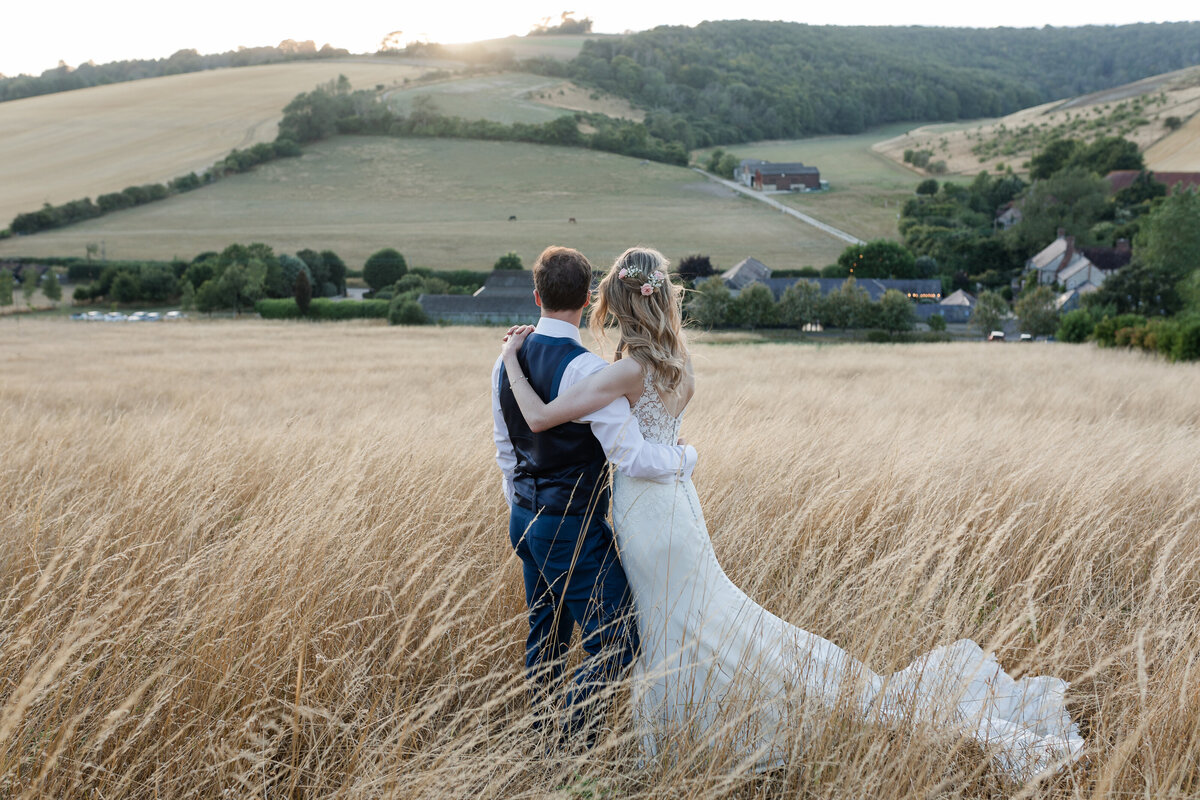 0105 country weddings at Upwaltham Barns in West Sussex