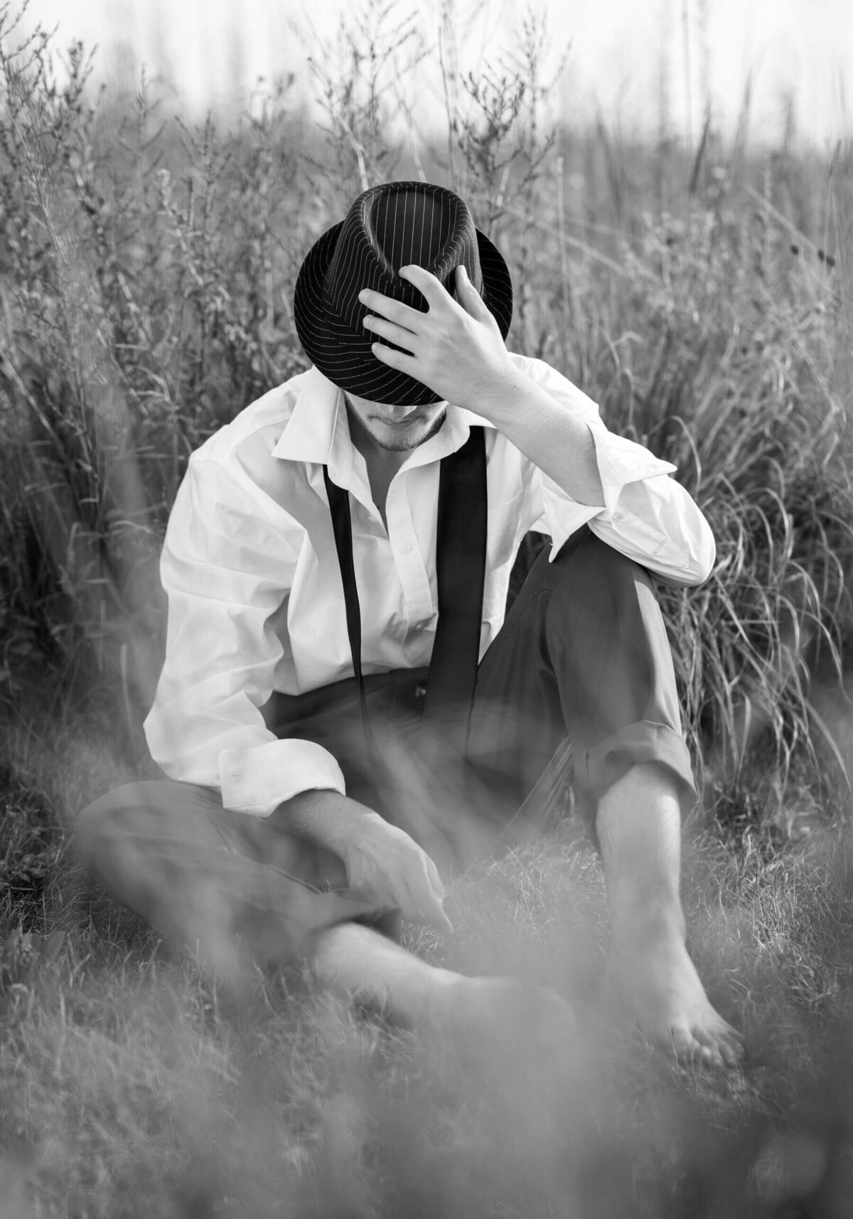 high-school-senior-boy-outdoor-portrait-002