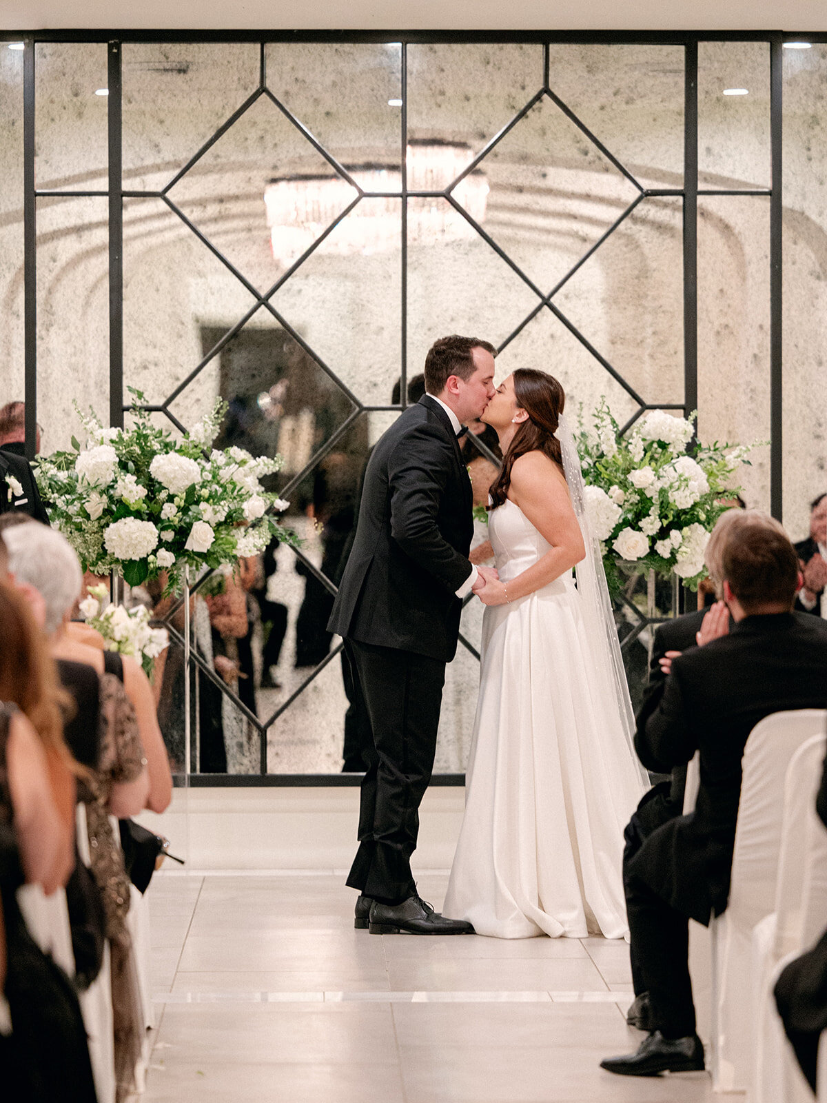 2024-04-20_Vittoria+NicholasBertlingWedding_MollyMurphyPhotography-42