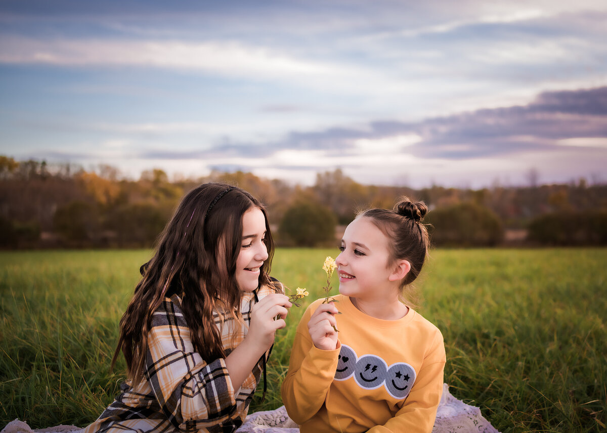 Medina NY Maternity, Newborn, Senior and Family Photographer. Serving the Medina, NY area with beautiful, timeless portraits and prints.