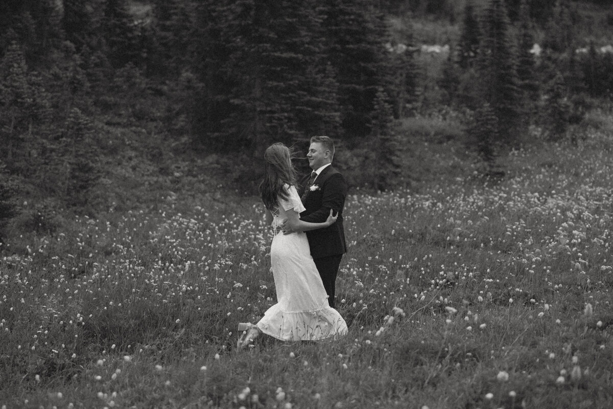 Elopement-PNW-Mt-Rainier-Washington-Elopement-Photographer-Tessa-Marie-Collective