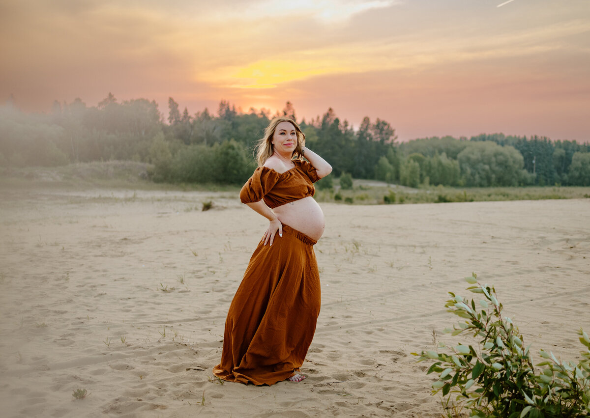 Maternity Pregnant Woman on beach sunset-081