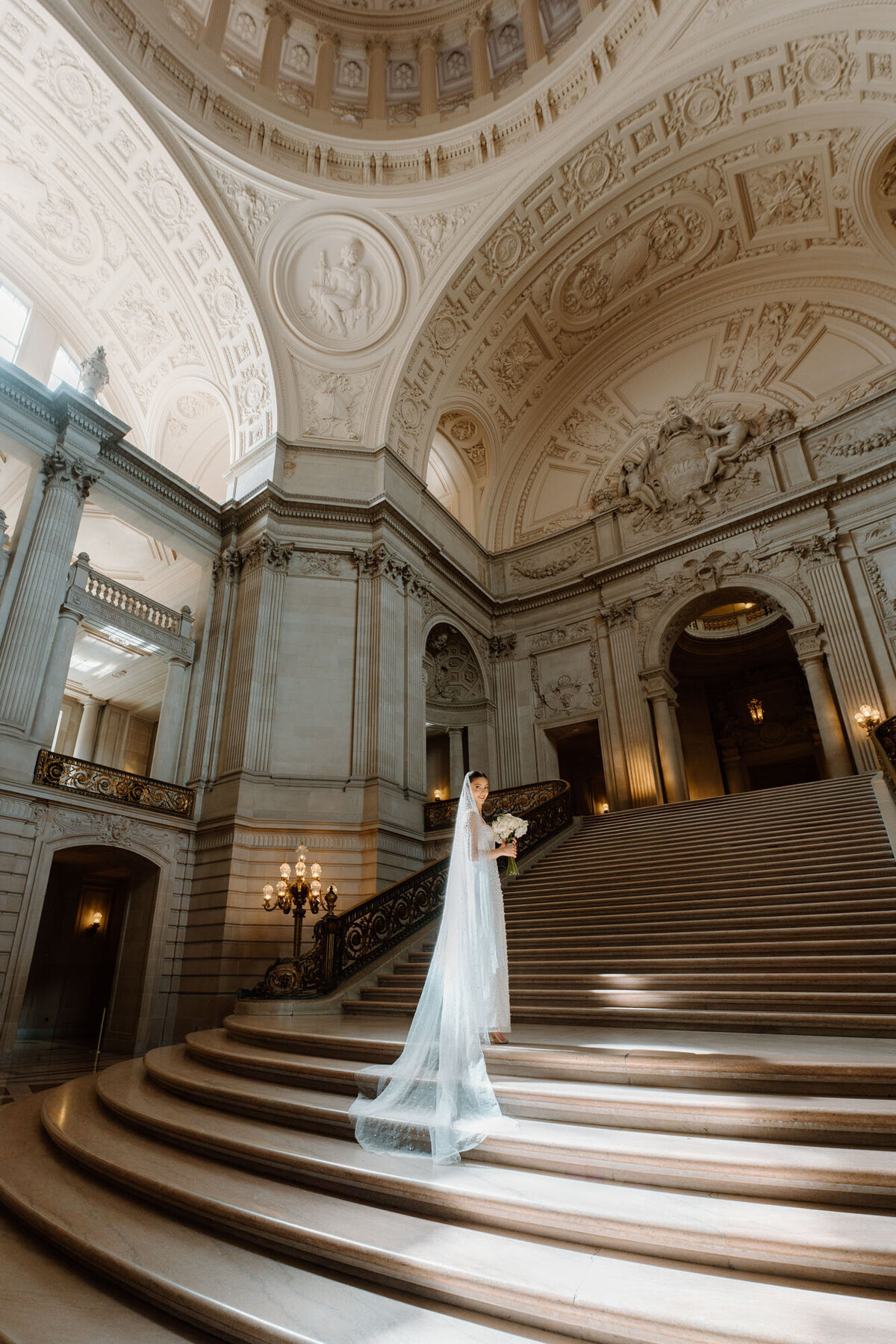 031_sf-wedding-photographer_san-francisco-city-hall_JAV09589