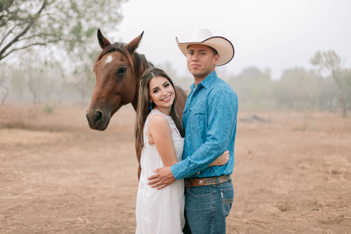 Texas-San-Antonio-Austin-Houston-Wedding-Photographer-Engagement-JL-Farm_0097