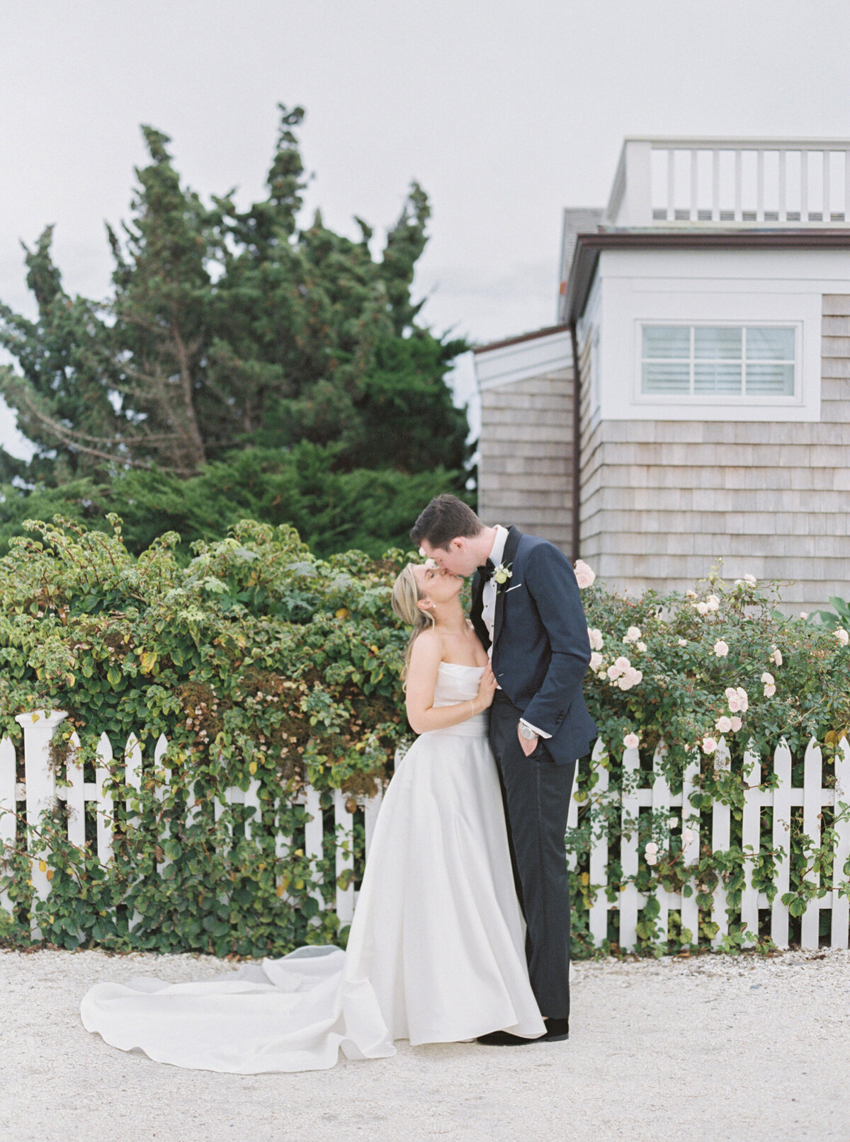 Emily March Photography Wilmington, North Carolina and Destination Wedding Engagement Photographer Heirloom Photography for Memorable Gatherings Light Airy Sentimental Imagery Images Weddings VaughanWedding_0605 copy