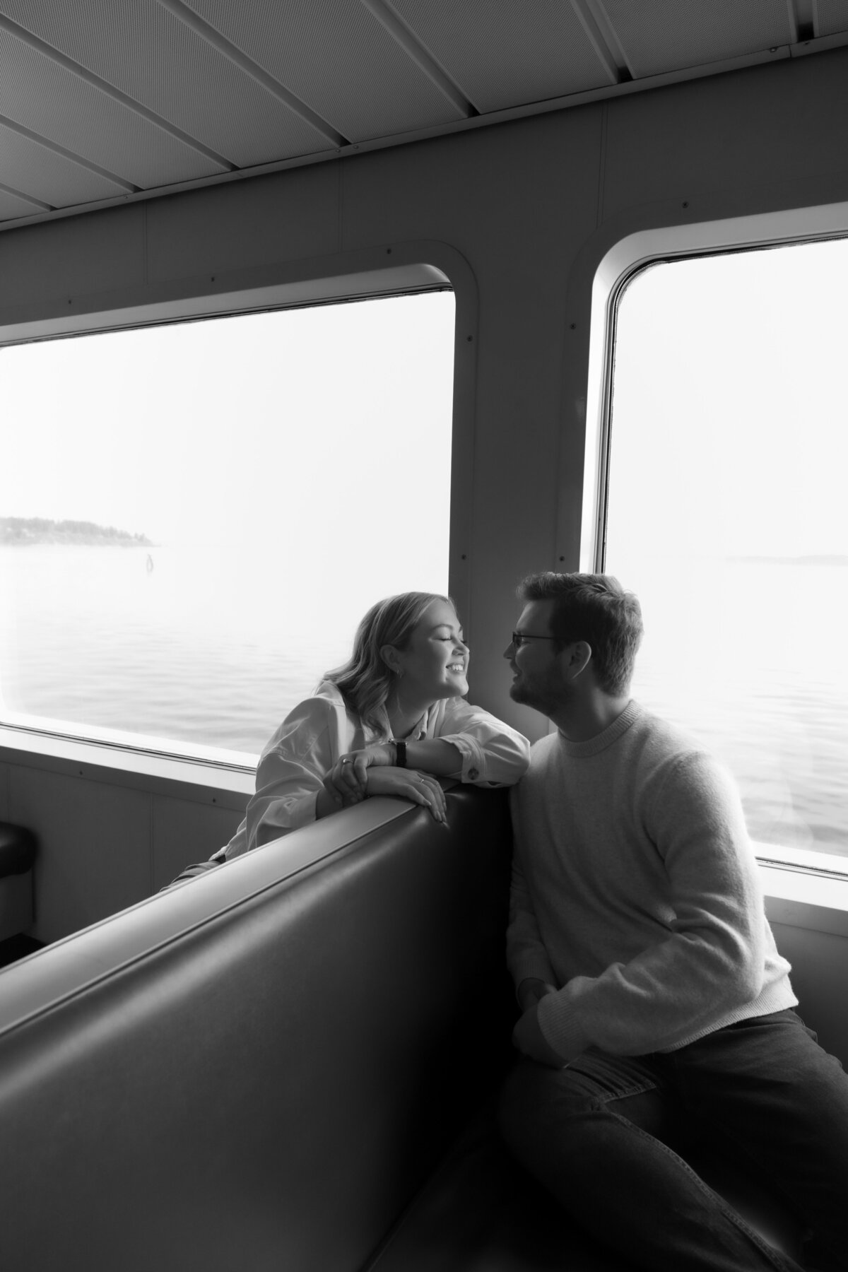 SeattleFerryCouplesPhotography76