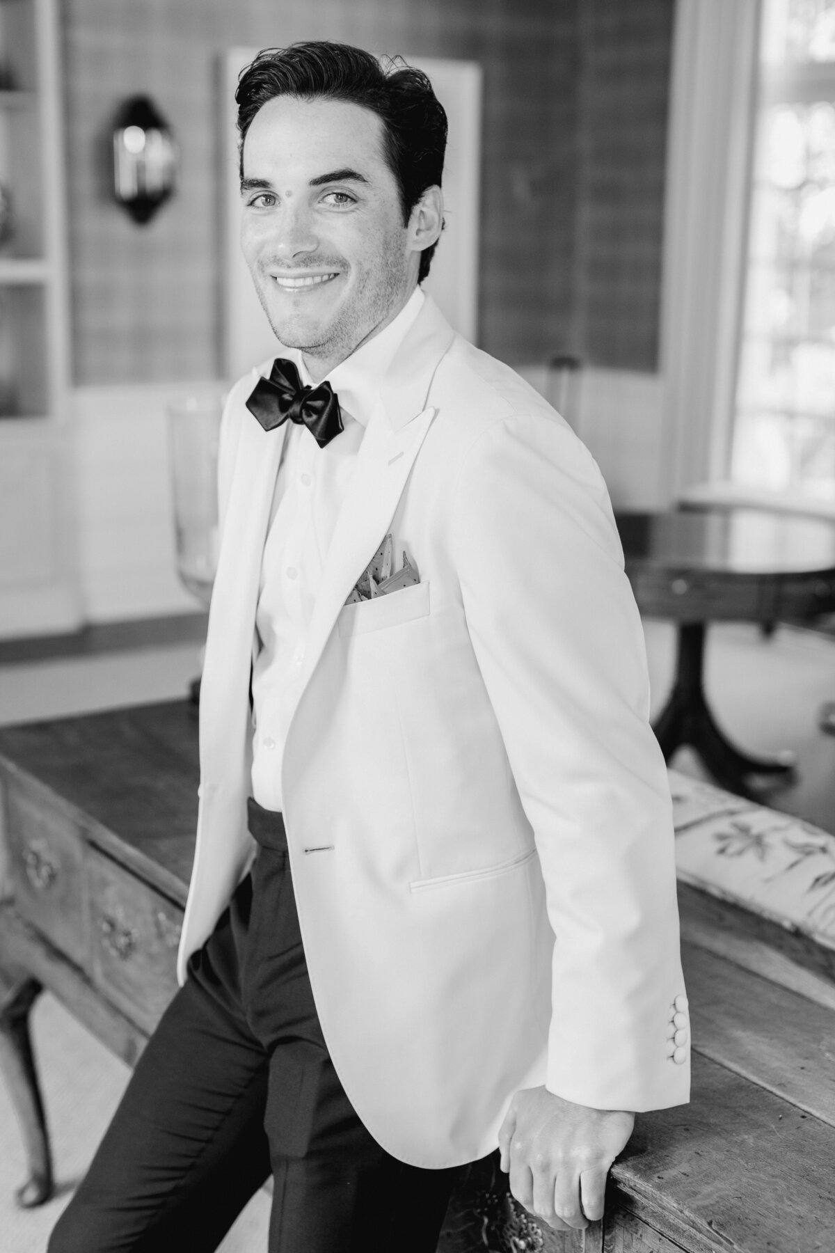 shoreacres-lake-bluff-tent-wedding-by-olivialeigh-53