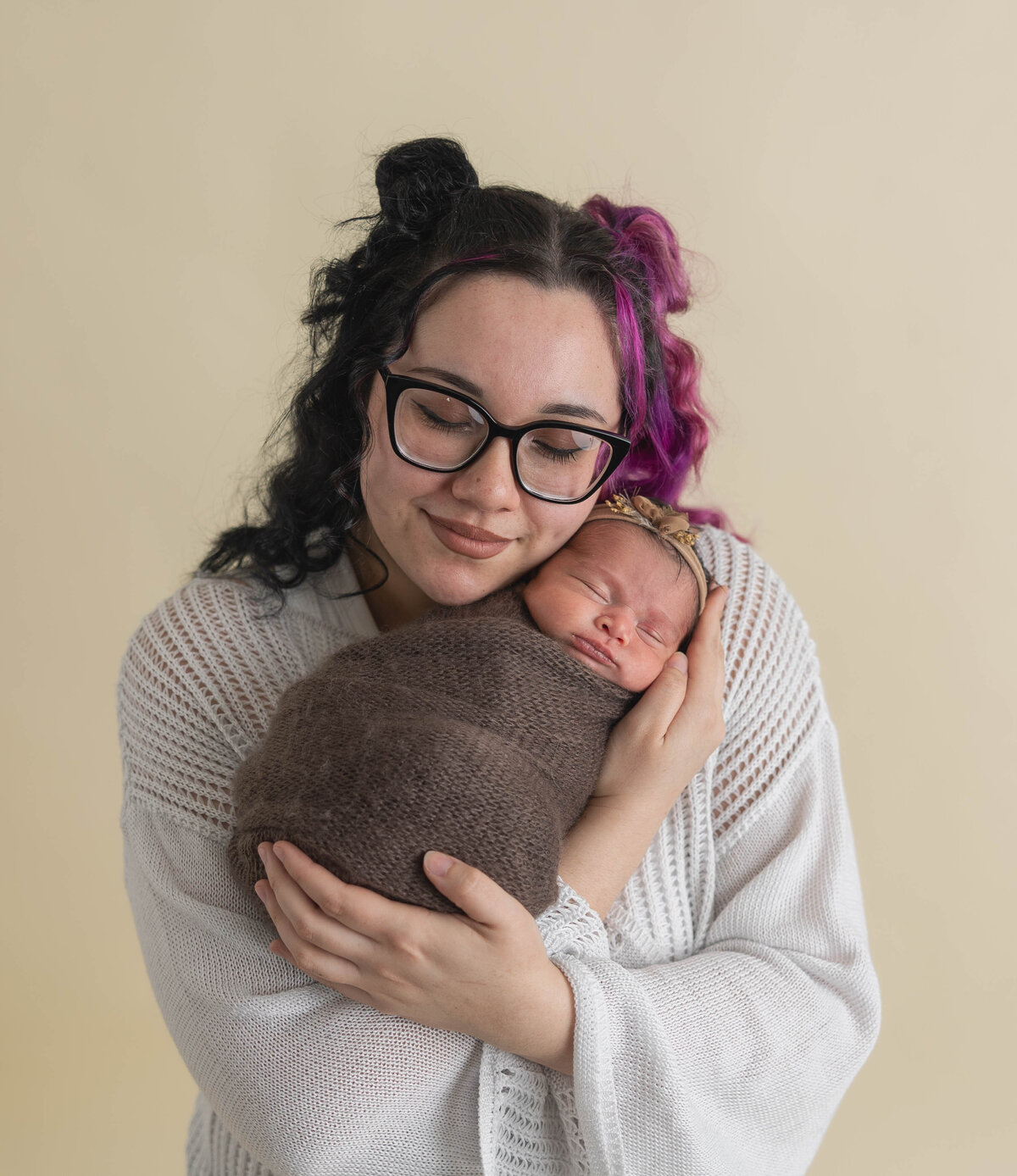 Adorable Lifestyle Newborn Photography Lancaster Pennsylvania Mom