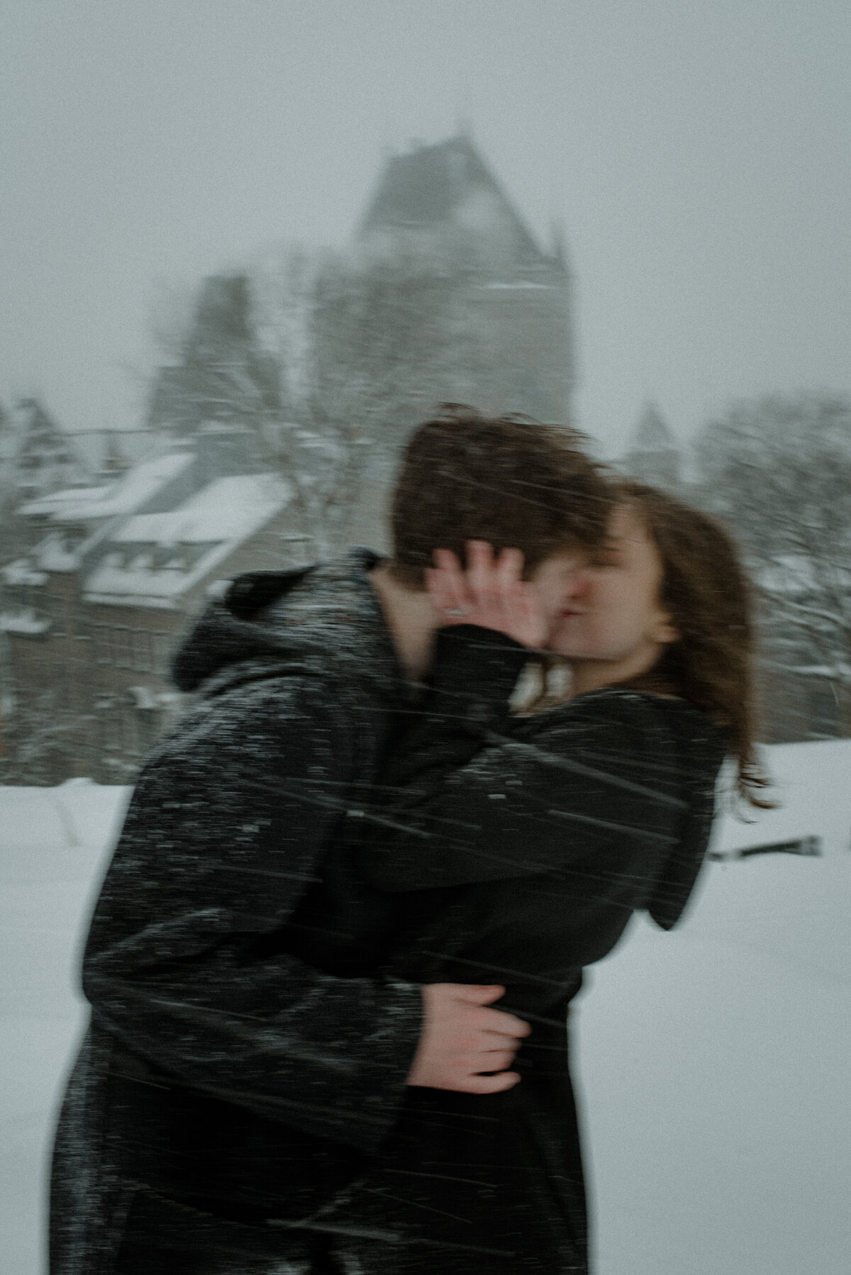 winter-snow-storm-magical-quebec-city-engagement-7