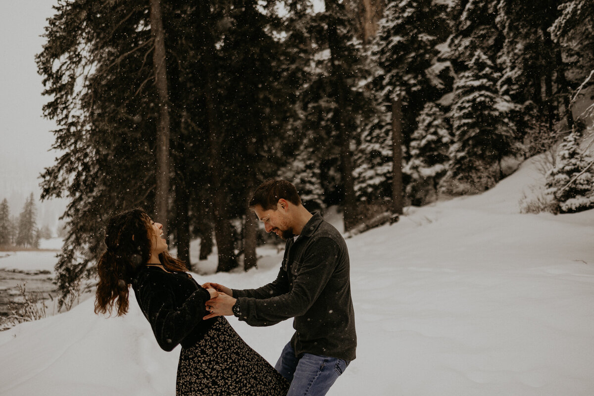 snowy-jemez-springs-photo-shoot-new-mexico-14