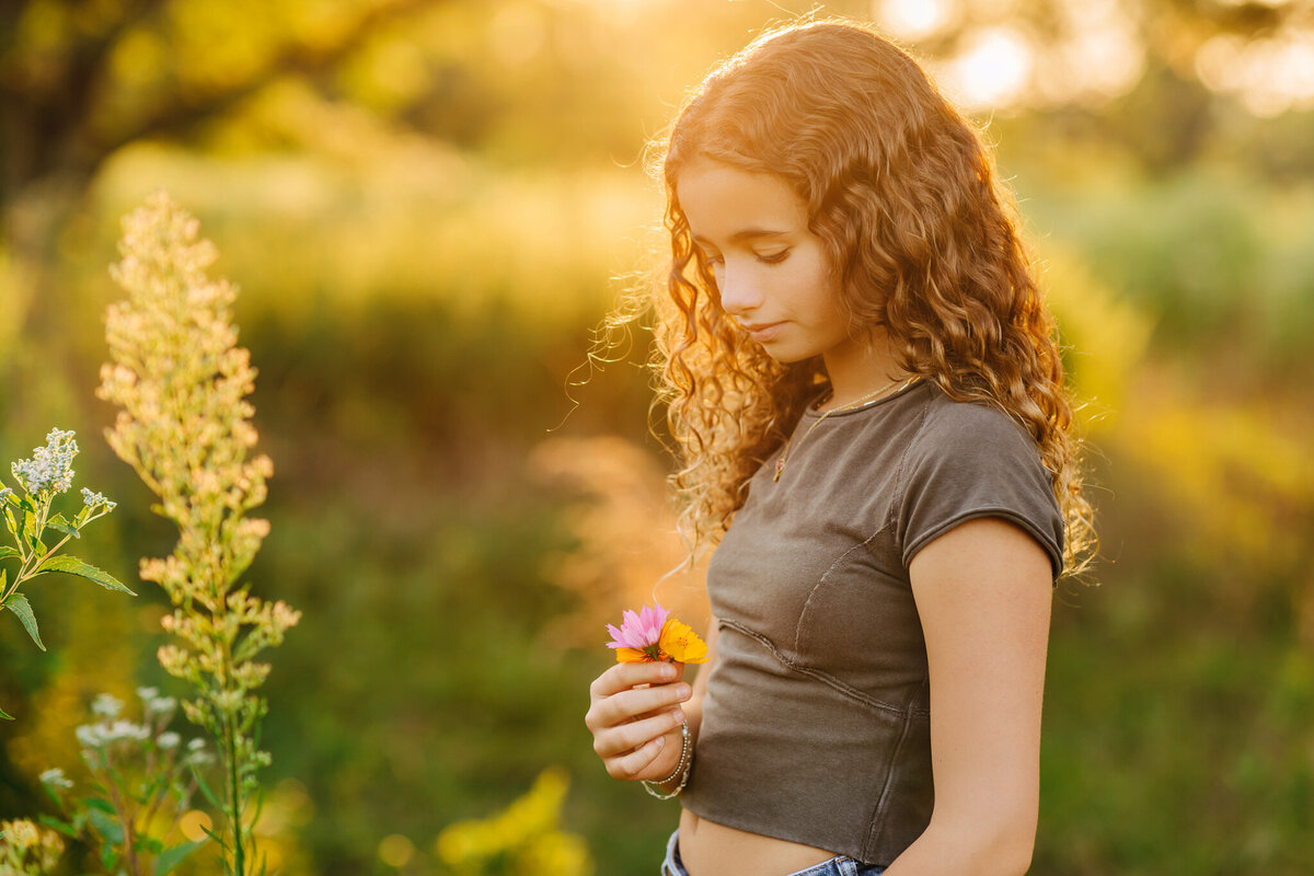 golden-hour-girl-flower