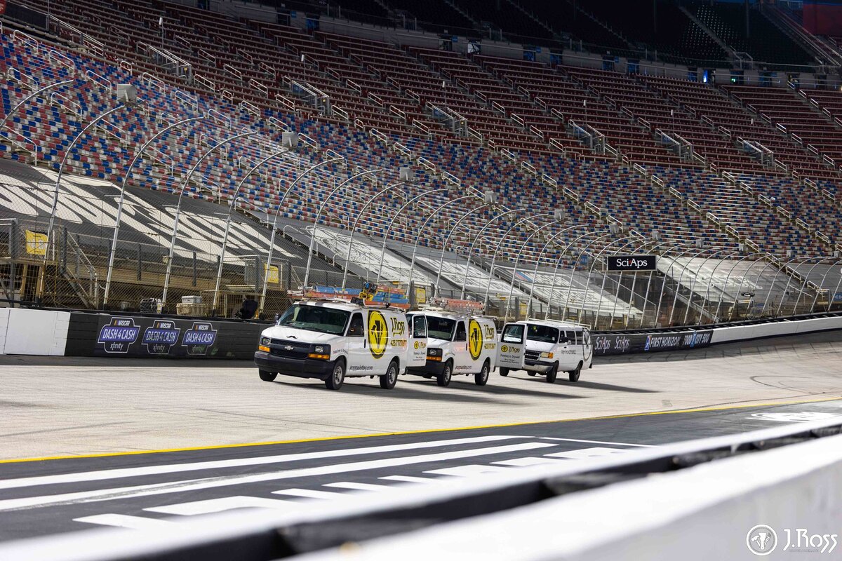 BRISTOL-MOTOR-SPEEDWAY-COMMERCIAL-PAINTING-J.ROSS-11