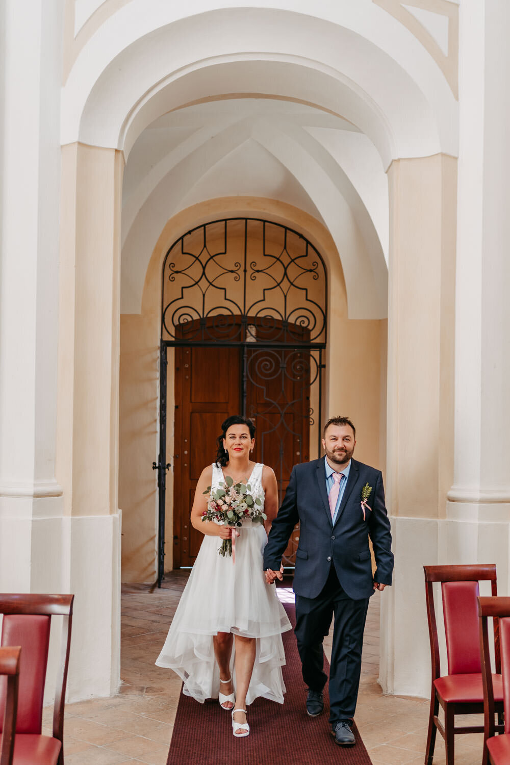 Svatebni_fotografka_Praha_Panenske_Brezany_fotografka_Karolina_Ticha43