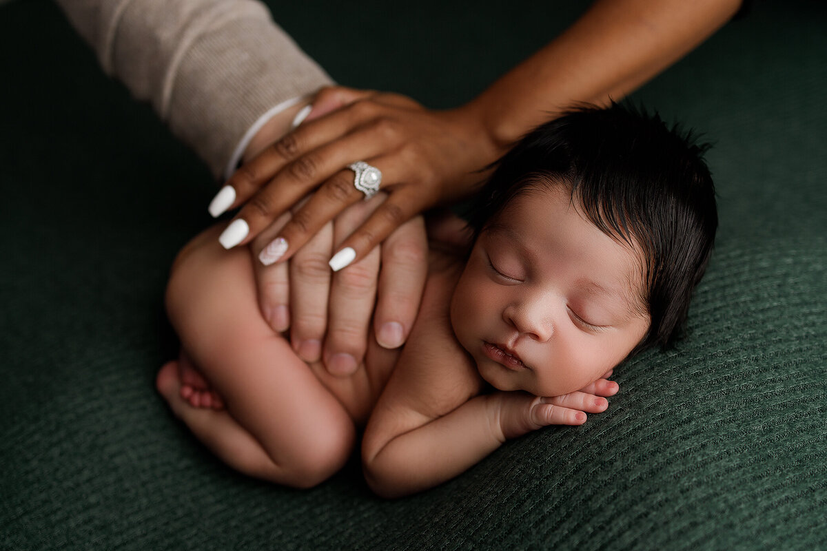McDonough newborn photographer, Atlanta Newborn Photographer, Fayetteville newborn Photographer, Peachtree city newborn photographer, Hampton ga newborn photographer, marietta ga newborn photographer