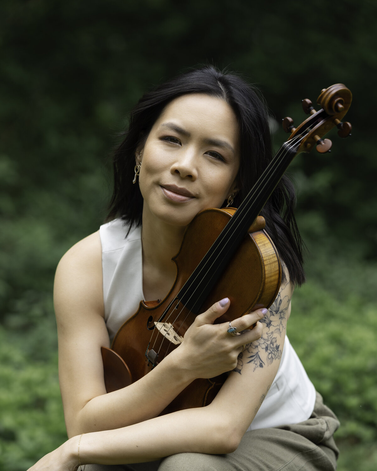 Megan Yee Violin Outdoors