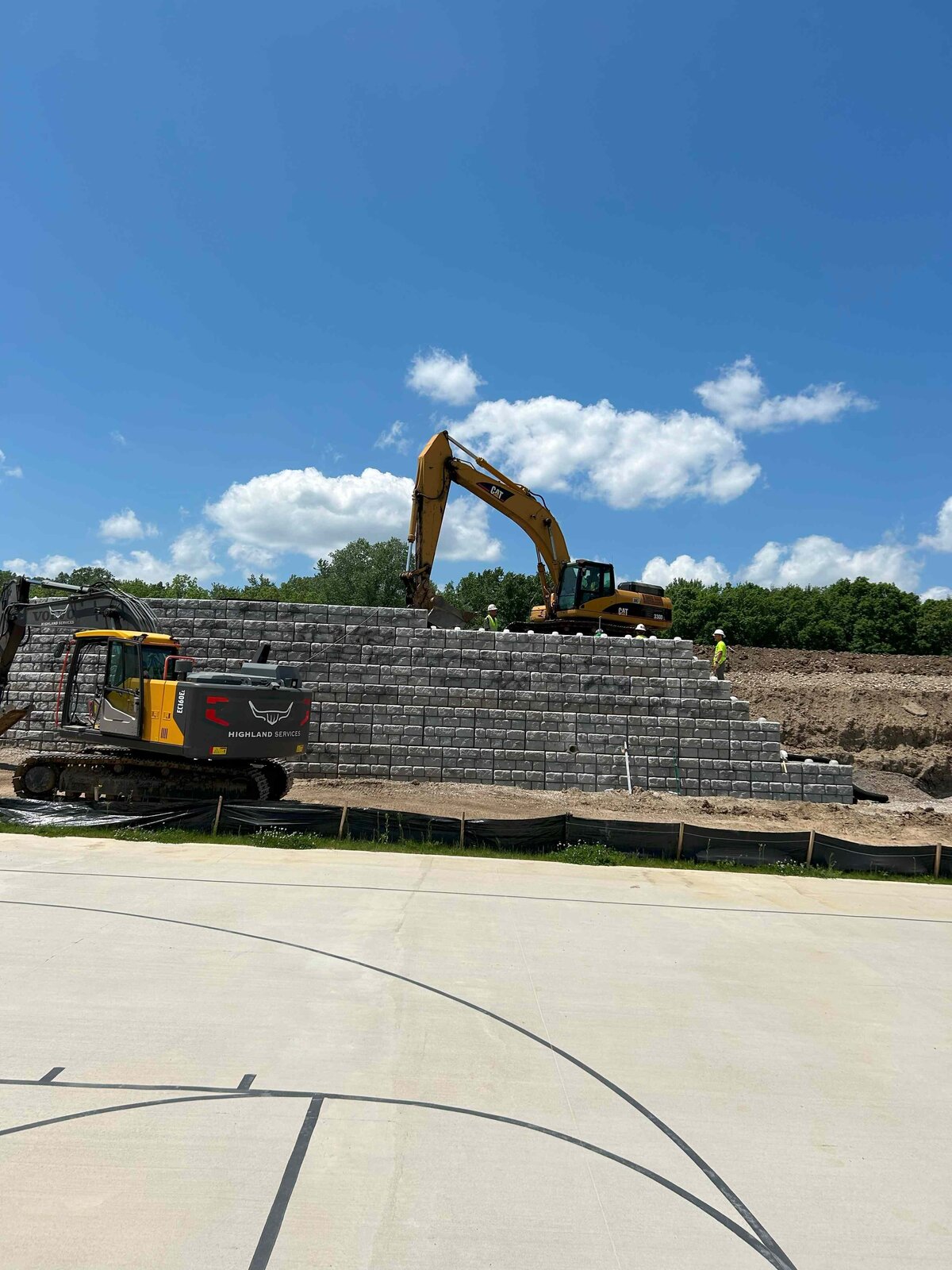 michigan-correctional-facility-training-retaining-wall-installation
