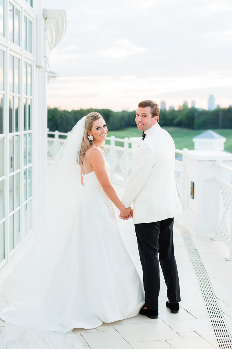 army-navy-club-dc-balcony-sunset-bride-groom