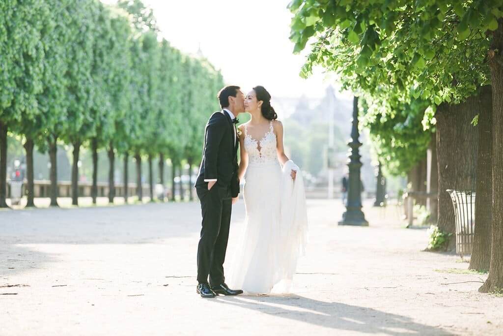 Paris-gardens-bride-groom